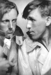 Robert T. Odemann mit seinem Freund Muli
(Automatenfoto, um 1930)
© Schwules Museum