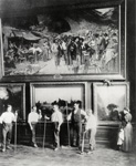 Zander und Labisch
Nationalgalerie Berlin. Reinigungskräfte bei der Arbeit
(1897)
© Zentralarchiv der SMB